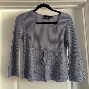 Blue lightweight 3/4 sleeves sweater